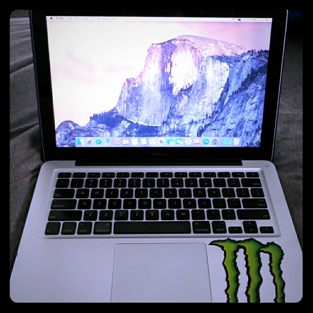 Macbook Laptop